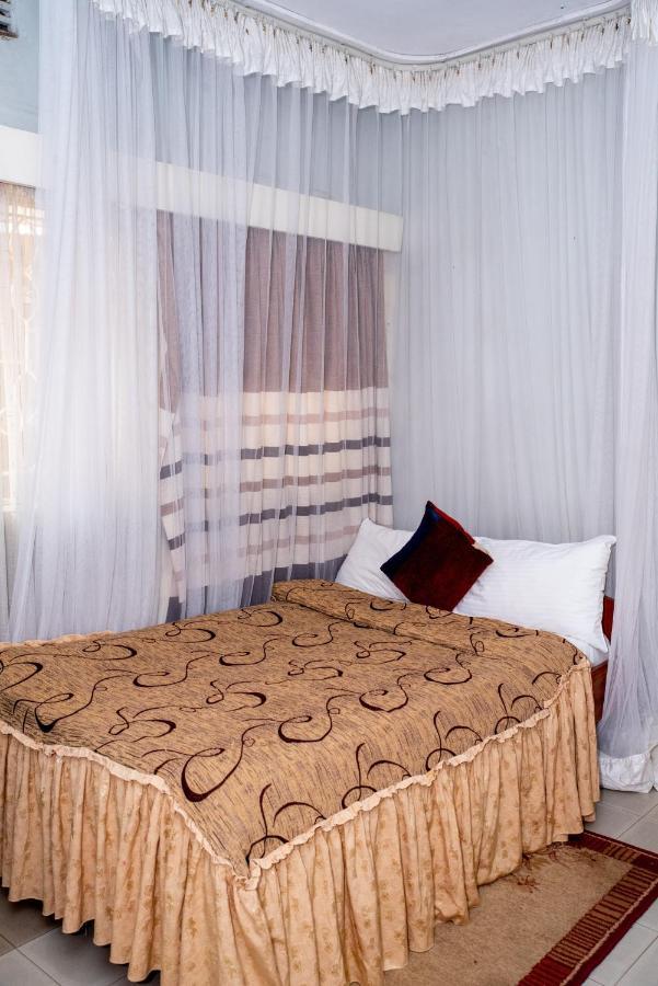 Jupiter Guest House - Parklands Nairobi Exteriör bild